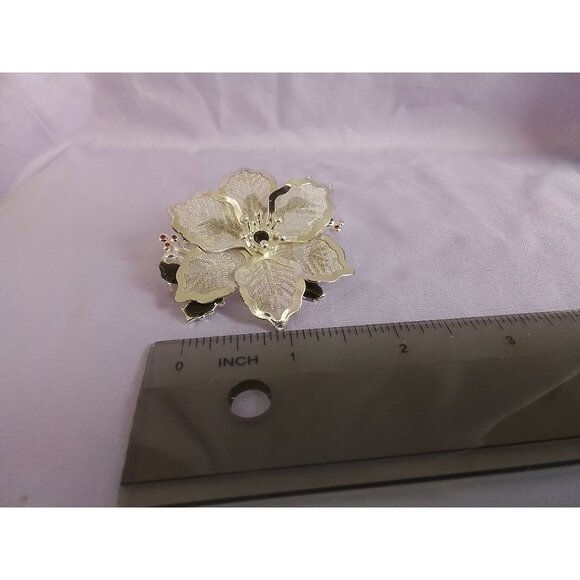 Kenneth Cole Gold Mesh & Black Poinsettia Brooch Vintage Floral Pin Holiday KC - Picture 3 of 3